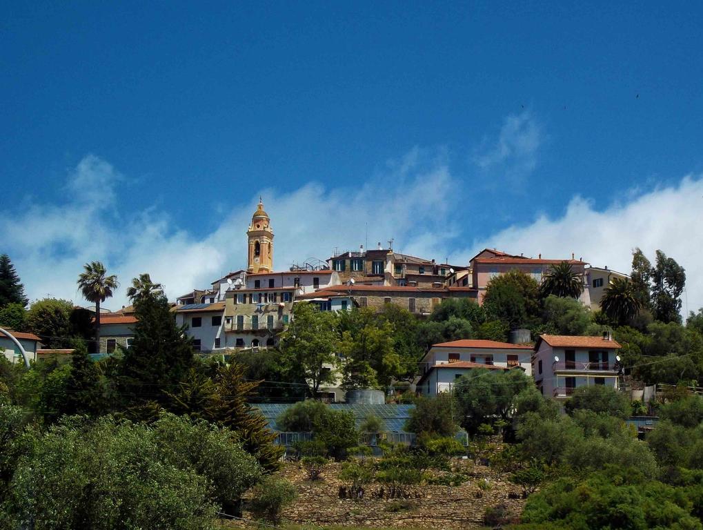 B&B L'Intrigante Seborga Exterior foto
